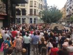 Cientos de personas se concentran en León para mostrar su repulsa ante los atentados de Cataluña