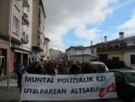 Una manifestación en Alsasua niega la agresión a los guardias civiles y lo califican de "montaje mediático y político"