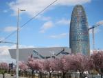 El Disseny Hub (Dhub) Y La Torre Agbar De Barcelona, En Glòries