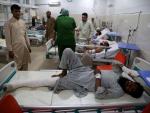 Heridos reciben asistencia médica tras el ataque suicida perpetrado en la provincia de Nangarhar