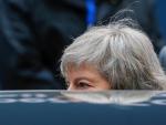 La primera ministra británica, Theresa May, abandona la cumbre de líderes de la UE en Bruselas (Bélgica). EFE/ Julien Warnand