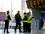 Agentes de Policía en la estación Victoria de Manchester, donde se produjo el ataque