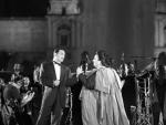 La soprano española Montserrat Caballé y el cantante Freddie Mercury interpretan el tema Barcelona, compuesto por el líder de Queen, en el Festival La Nit, pórtico de la Olimpiada cultural de 1992. EFE/Archivo