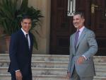 El presidente del Gobierno, Pedro Sánchez, despacha al Rey felipe VI en el Palac