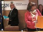 Fernando Marti, presidente del CSN y la entonces consejera Cristina Narbona en febrero de 2017.