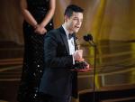 El actor Rami Malek acepta el Óscar al mejor actor