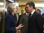 Pedro Sánchez con la primera ministra británica Theresa May