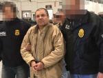 Joaquín "El Chapo" Guzmán custodiado por autoridades estadounidenses en 2017. Foto: Archivo EFE