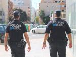 Dos agentes de la Policía Local de Ibiza