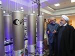 Hasán Rohaní, durante una visita a la organización de tecnología nuclear Ali Akbar Salehila en Teherán, Irán, el pasado 9 de abril. EFE/ARCHIVO