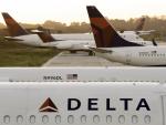 Delta Airlines cancela 800 vuelos este lunes por el huracán 'Irma'