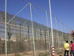 Unos 200 inmigrantes entran en España en asaltos masivos por Ceuta y Melilla