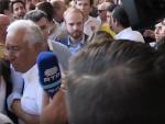 Costa cierra la campaña en Portugal discutiendo con un anciano. /L.I.