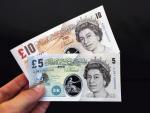 El Banco de Inglaterra estudia emitir billetes fabricados en plástico en 2016