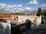 Vista de la vivienda en la localidad granadina de La Zubia, donde hallaron los dos cadáveres. /EFE/ Pepe Torres