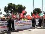 Manifestación sindical ante la junta de Endesa en abril.
