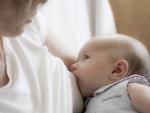 Una de cada tres madres abandonan la lactancia materna en España por causas laborales y sociales