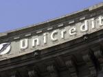 Unicredit vende 17.700 millones en créditos morosos a Pimco y Fortress
