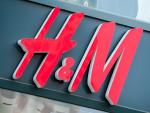 El virus ataca a la moda: H&amp;M cierra más de 5.000 tiendas y suspende el dividendo