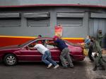 La escasez de gasolina se torna en pánico en Venezuela