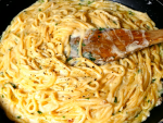 Fotografía de la receta de espaguetis a la crema de queso del chef Gorka Barredo.