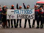 Trabajadores de Alcoa protestan por el cierre de la planta de Lugo.