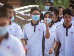 coronavirus vuelta colegio clases Wuhan estudiantes mascarilla