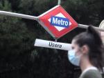 Una persona sale del metro del distrito de Usera, Madrid (España), a 18 de septiembre de 2020.