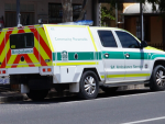 Fotografía de una ambulancia de Australia. Un paramédico australiano se quedó dormido al volante y provocó un accidente mortal.