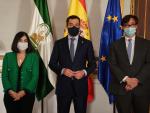 Los ministros de Política Territorial y Sanidad, Carolina Darias y Salvador Illa, junto al presidente andaluz, Juanma Moreno