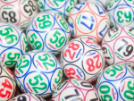 Fotografía de unas bolas de un sorteo de lotería.
