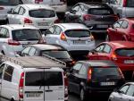 La afluencia de vehículos en las carreteras que salían de Barcelona ha provocado problemas circulatorios.