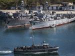 Buques de guerra rusos atracados en el puerto de la ciudad de Sebastopol, en Crimea (Ucrania)