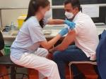 Sánchez recibe primera dosis vacuna coronavirus