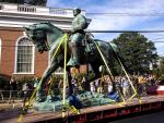 Charlottesville dice adiós al General Lee, epicentro del movimiento supremacista