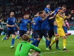 Jugadores de la selección italiana celebran la victoria en la final de la Eurocopa