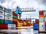 Podcast | Puertos, cargadores, fábricas: cómo afecta a España el shock marítimo