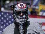 Un manifestante anti-Bitcoin en El Salvador, país donde la cripto es de uso legal.