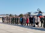 Margarita Robles visita el destacamento español en Bulgaria