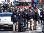 La Policía de Nueva York acordona la zona del tiroteo en el metro