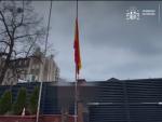 Acto de izado de la bandera de España en la reapertura de la Embajada en Kiev