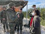 Margarita Robles, en una visita a los militares españoles desplegados en Letonia