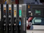 El precio de los carburantes cae un 3% con el descuento de 20 céntimos en vilo