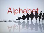 Las acciones de Alphabet (Google) suben tras anunciar los 12.000 despidos