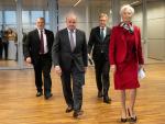 Guindos y Lagarde se dirigen a la conferencia tras la reunión del BCE.