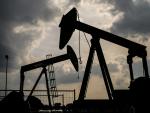 El golpe del petróleo a la economía: cada 10% de subida genera dos décimas de IPC
