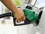 La gasolina sube un 0,67% y el gasóleo baja un 0,26% por quinta vez consecutiva