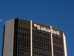S&P conserva el rating de Banco Sabadell pero reconoce una perspectiva 'positiva'