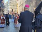 El obispo de Jaén, Sebastián Chico, en la porcesión de 'El Abuelo'