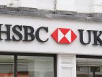 Bancos británicos enfrentarán sanciones si no garantizan acceso al dinero efectivo